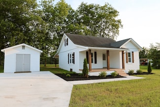 402 W Commerce St, Loretto, TN 38469