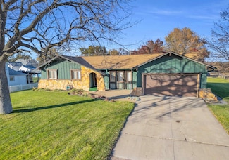 16 Walnut St, Riverdale, NE 68870