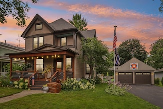 422 W Prairie St, Columbus, WI 53925
