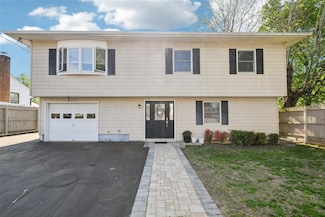 7 Avenue B, Locust Valley, NY 11560
