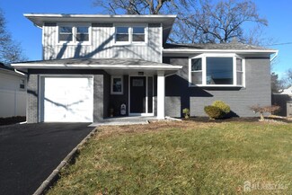 119 W Willow St, Colonia, NJ 07067