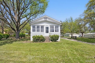 7929 S Rock Hill Rd, Saint Louis, MO 63123
