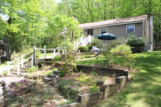 11 Dear Ln, Milford, NH 03055