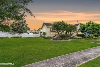 207 S Saint Valerie St, Abbeville, LA 70510