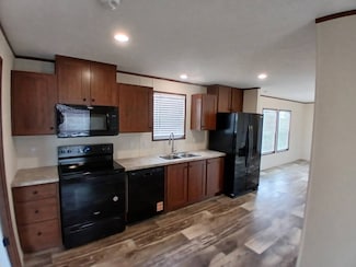 109 Park Estate Ave, Pontiac, IL 61764