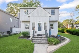 96 Thelma Ave, Merrick, NY 11566
