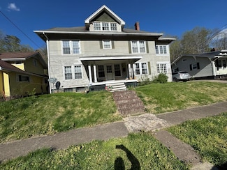 2152 21st St, Nitro, WV 25143