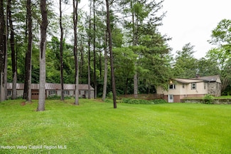 623 New York 9j, Stuyvesant, NY 12173