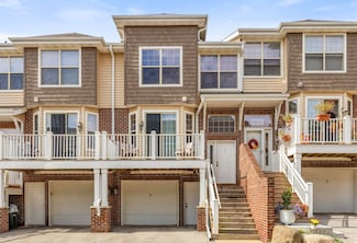 812 Timber Ridge Ct Unit 10, Waukesha, WI 53189