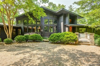 732 Chesapeake Dr, Irvington, VA 22480