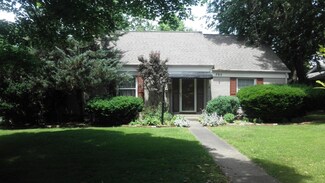 705 E Kingsbury St, Springfield, MO 65807