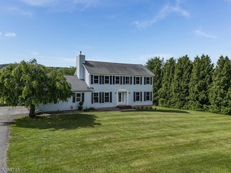 76 Stewartsville Rd, Stewartsville, NJ 08886