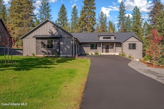 43 Parkland Ct, Blanchard, ID 83804