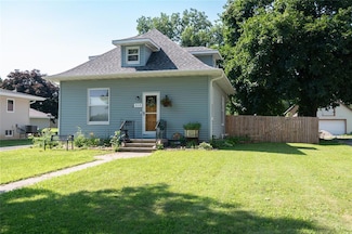 210 3rd St NE, Mitchellville, IA 50169