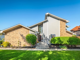 4054 Country Club Dr W, Irving, TX 75038
