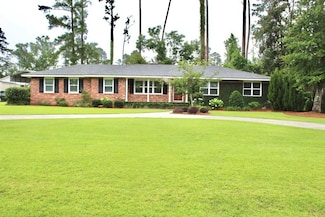 2417 Meadowbrook Dr, Valdosta, GA 31602