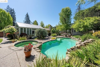 14 El Camino Moraga, Orinda, CA 94563
