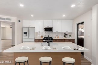 3021 W Angela Dr, Phoenix, AZ 85053