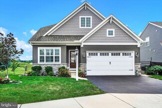 2701 Alperton Dr, York, PA 17402