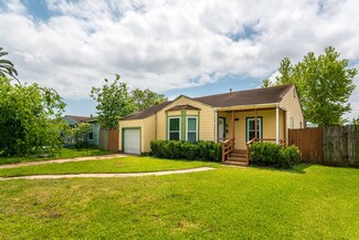 1219 W 6th St, Freeport, TX 77541