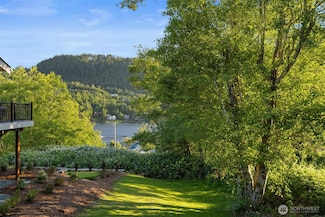 18158 Freedom Ln, Big Lake, WA 98274