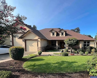 305 Tillicum Dr, Silverton, OR 97381