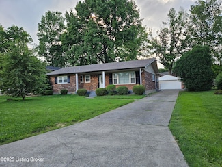 7928 Nottoway Cir, Louisville, KY 40214