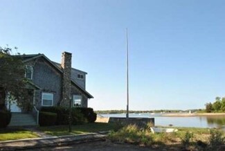 1 Howland Ave, South Dartmouth, MA 02748