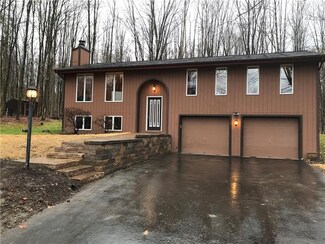475 Woodland Dr, Pulaski, PA 16143