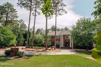 16 Mulbren Ct, Pinehurst, NC 28374