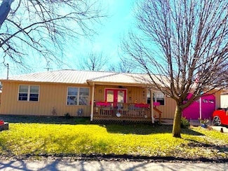 106 NE Carolina St, Walnut Ridge, AR 72476