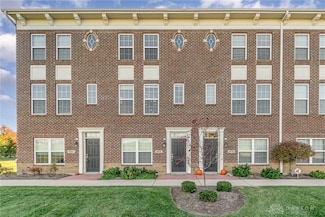 902 Brownstone Row, Springboro, OH 45066