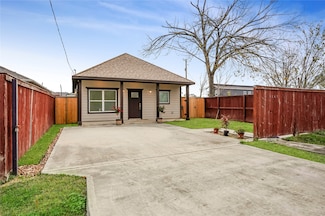 8147 Chateau St, Houston, TX 77028