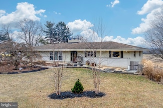 2524 Bachmantown Rd, Ronks, PA 17572
