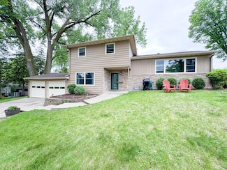 906 S Whitford St, Fergus Falls, MN 56537