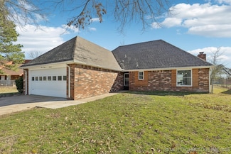 2602 S 27th St, Muskogee, OK 74401
