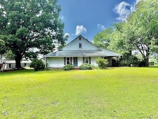 747 Buckhorn Rd, Sanford, NC 27330