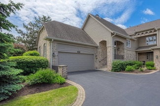 6266 Edgebrook Ln E, La Grange, IL 60525