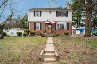 78 7th Ave, Chicopee, MA 01020