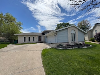 544 Cedar Ct, Munster, IN 46321