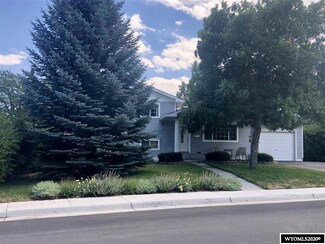 1035 Cliff St, Lander, WY 82520