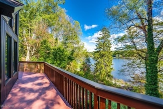 6297 Westshore Dr, Kent, OH 44240