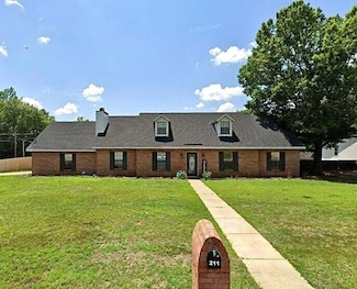 211 Dendron Ave, Troy, AL 36081