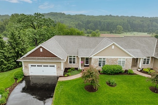 N3W31413 Lara Ln, Delafield, WI 53018