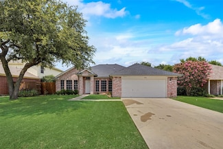 250 Moonbeam Ln, Grand Prairie, TX 75052