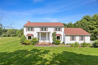 76 Saddle Ridge Dr, Hopewell Junction, NY 12533