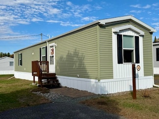 219 Daisy Ln, Saranac Lake, NY 12983