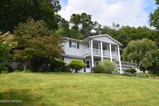 8 Kent Rd, Bloomsburg, PA 17815