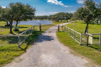 1411 W 12th St, Rockport, TX 78382