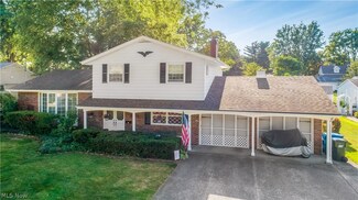 212 Crocker St, Amherst, OH 44001